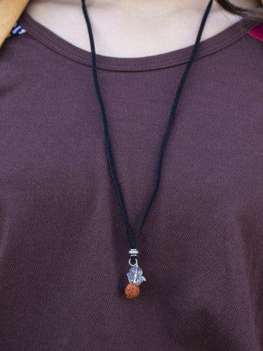 Collar protección Rudraksha