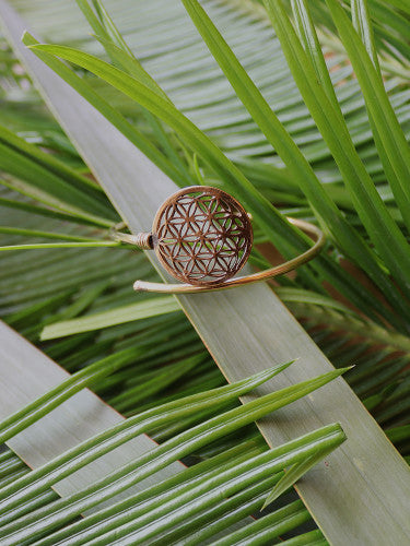 Brazalete flor de la vida dorado