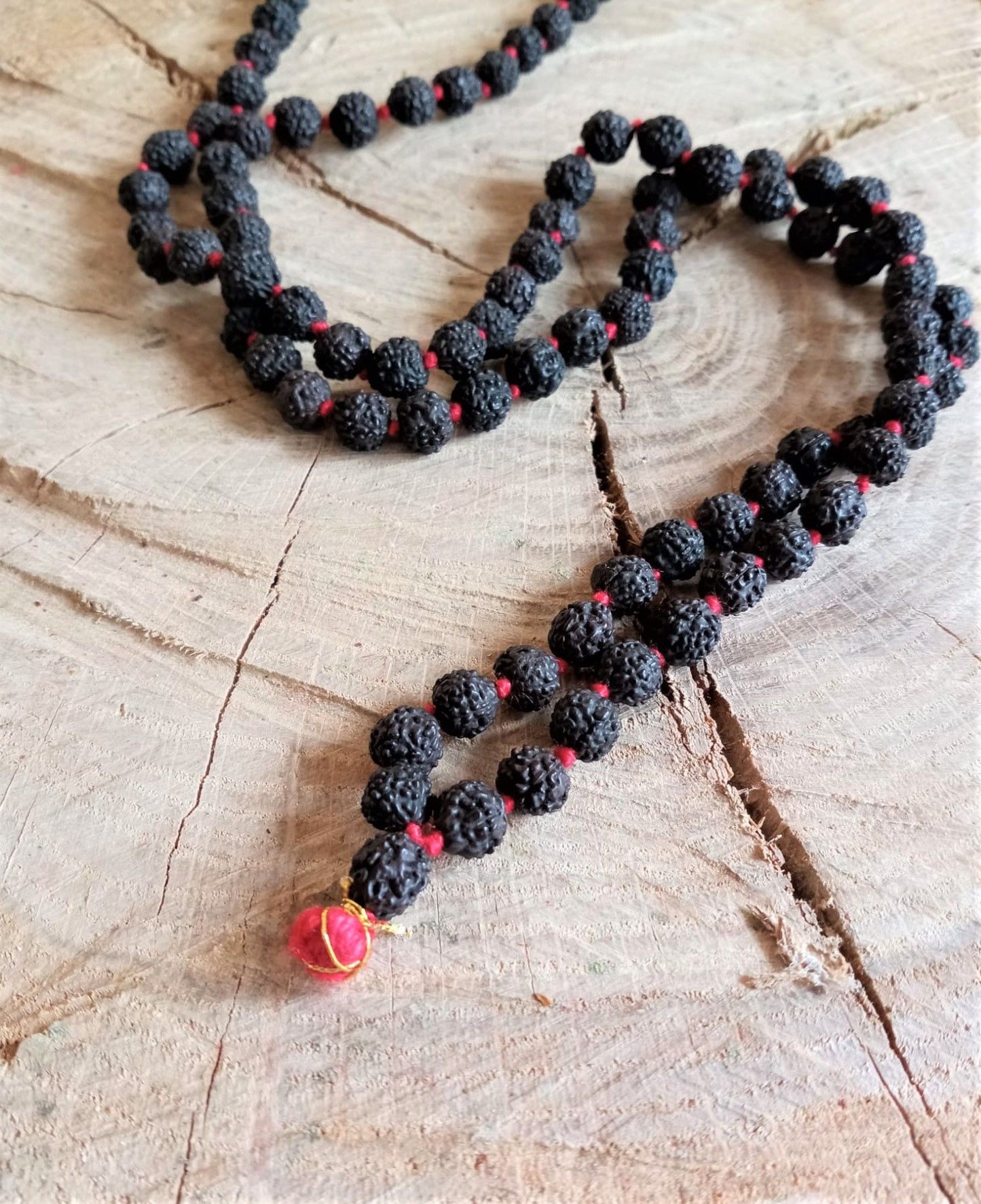 Mala Rudraksha negra