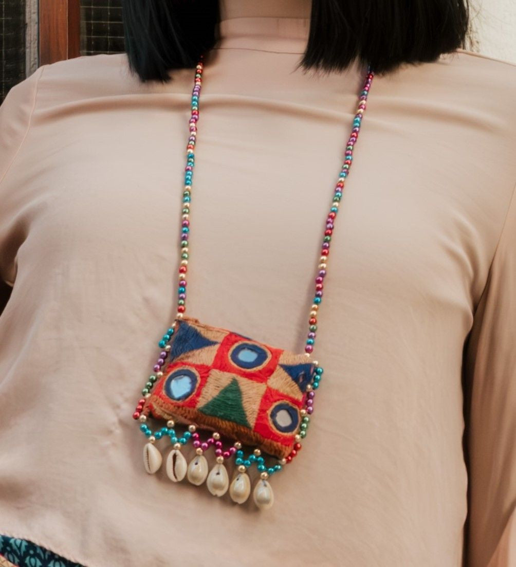 * Collar old banjara M