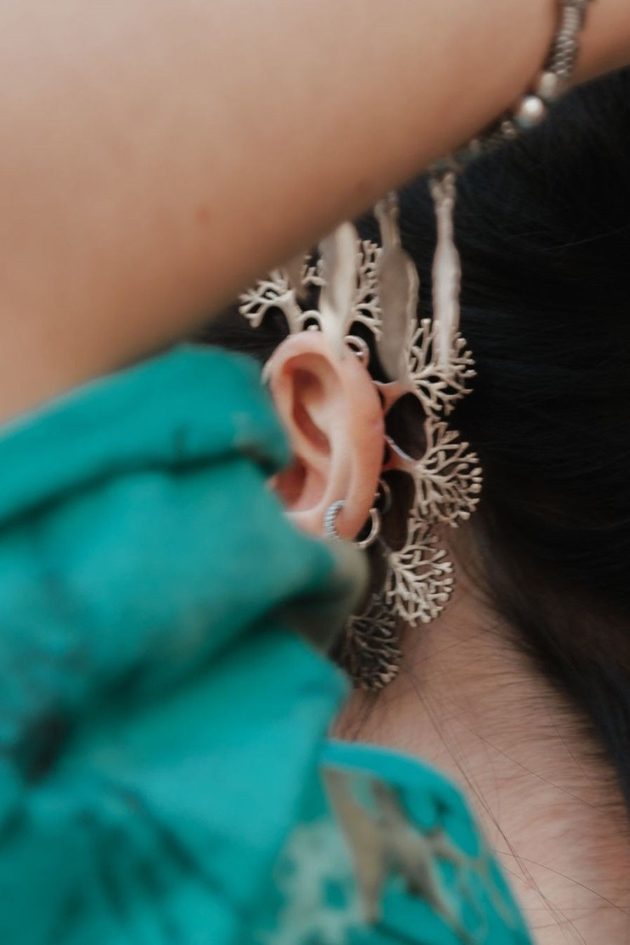 Earcuff Vriksh plateado