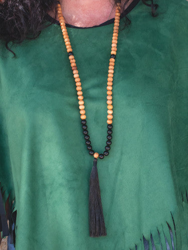 Mala madera con mineral y fleco