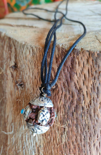 Collar Rudraksha Tibetana