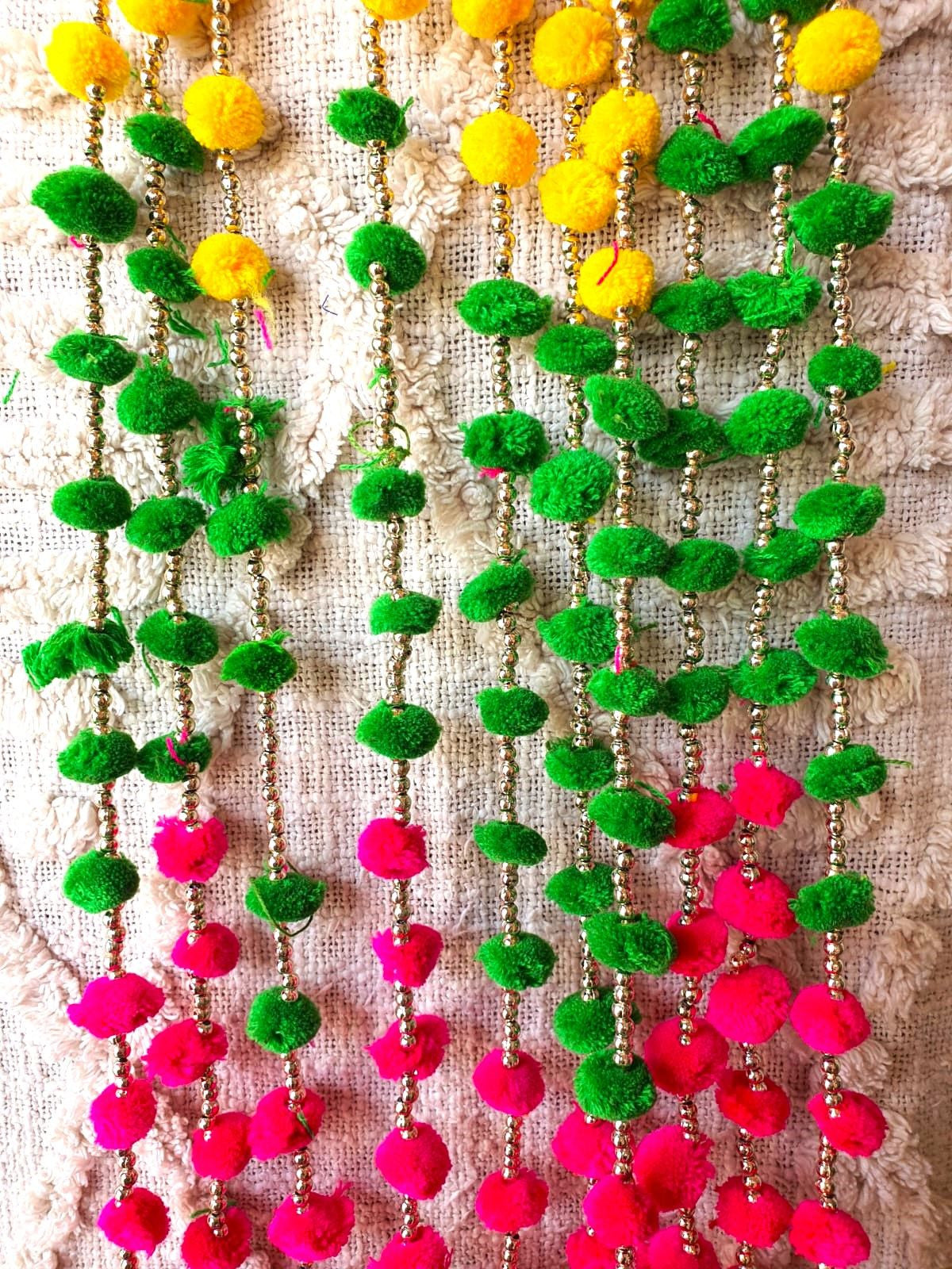 Guirnalda c/pompones x 10