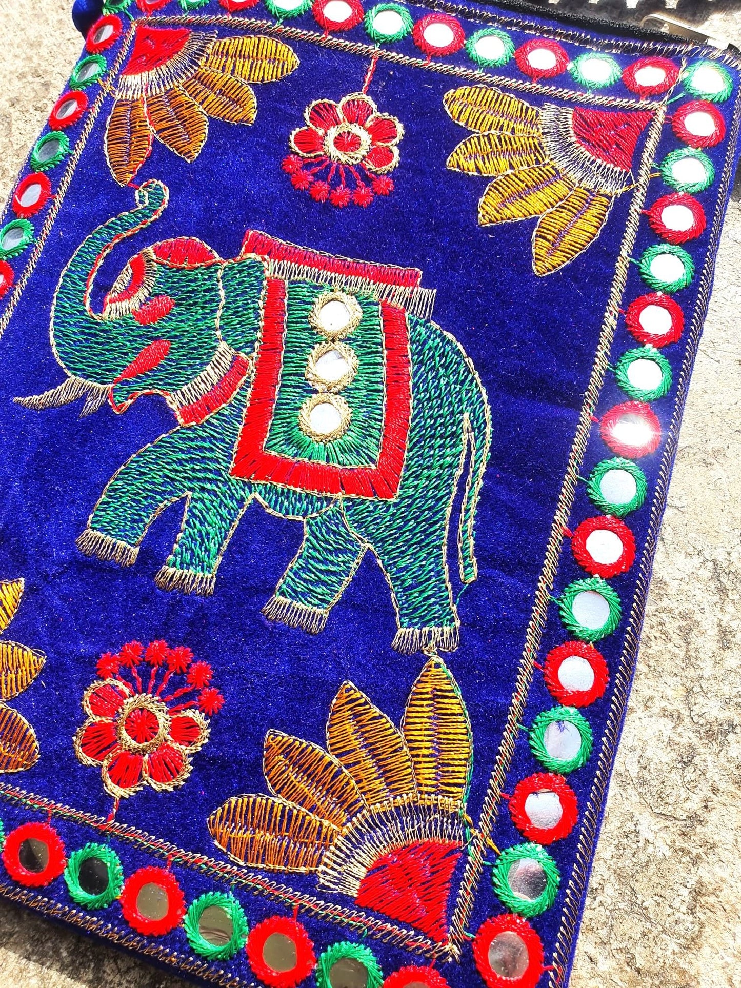 Clutch Velvet elefante