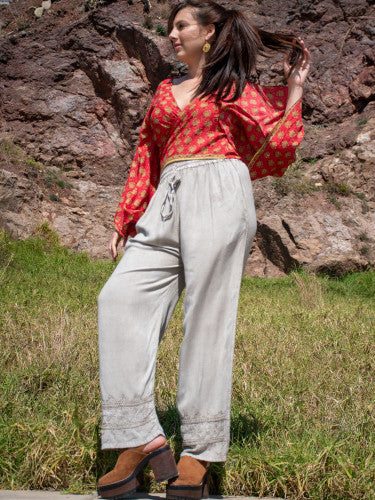 Pantalón recto Broderie