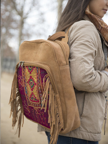 Mochila piel bordado banjara c/flecos