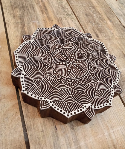 Pieza tallada decorativa Flor mandala