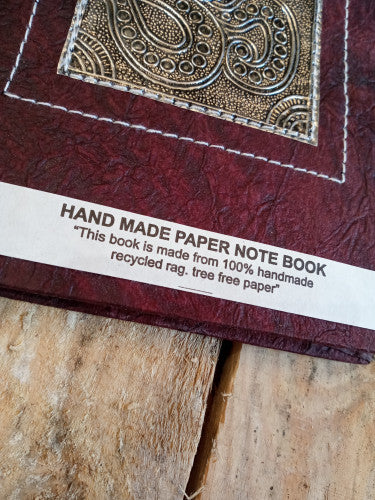 Libreta detalle grabado metal 20x25 cm