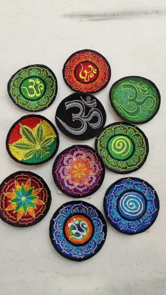 Parche bordado mandala 10 cm