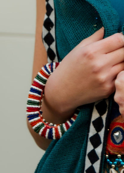 Brazalete rígido cuentas banjara