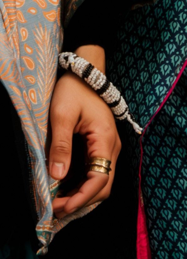Brazalete rígido cuentas banjara