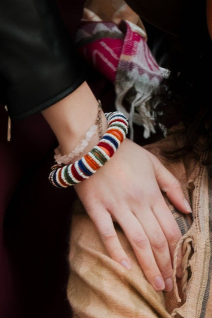 Brazalete rígido cuentas banjara