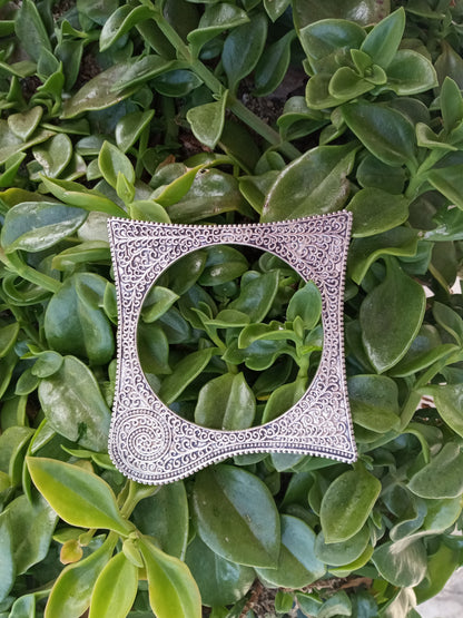 Brazalete rígido Maidaan cuadrado