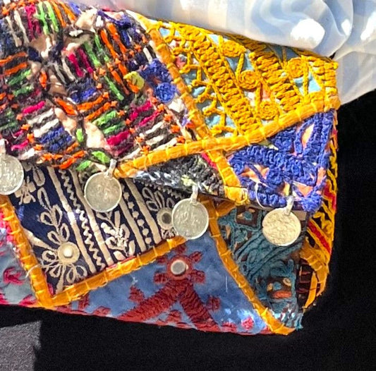 Clutch old Banjara con monedas