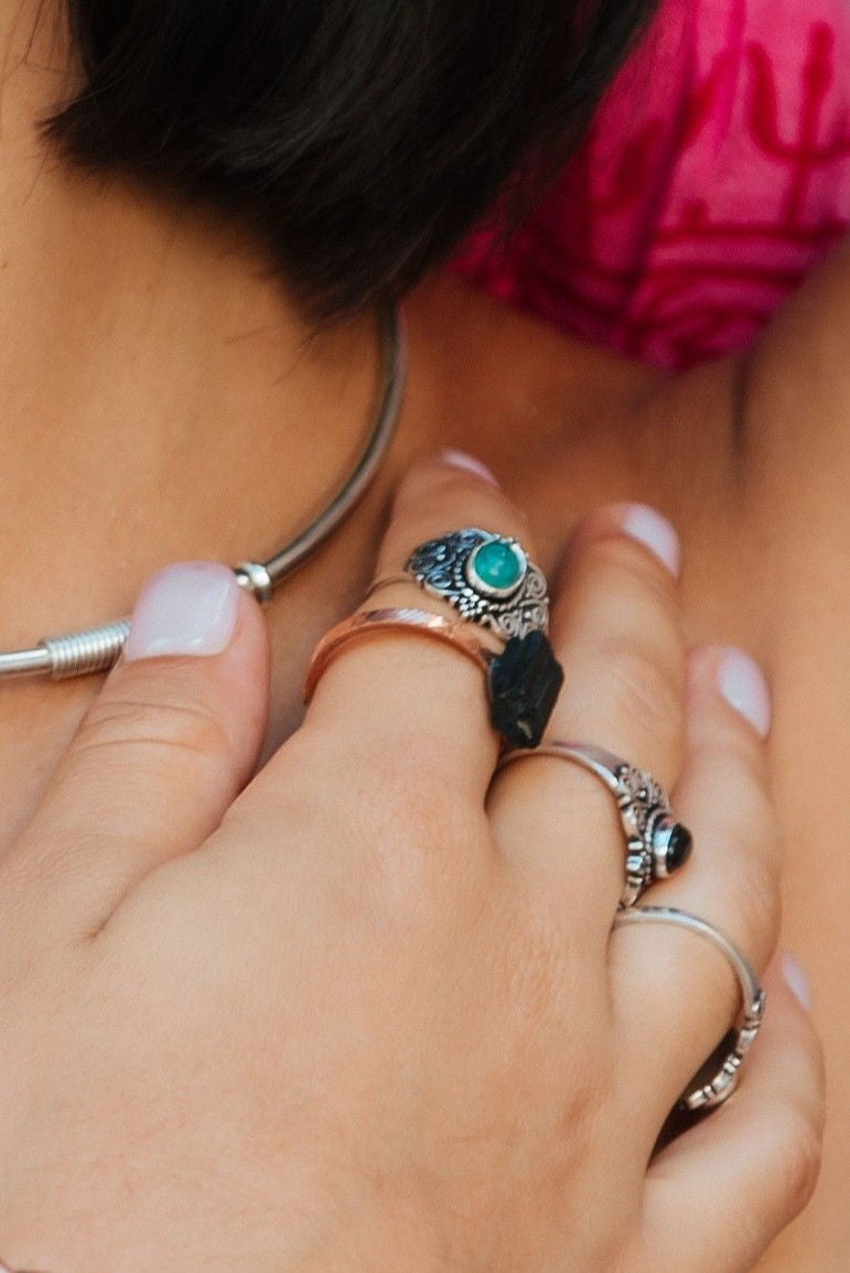 * Anillo cobre con mineral sin pulir
