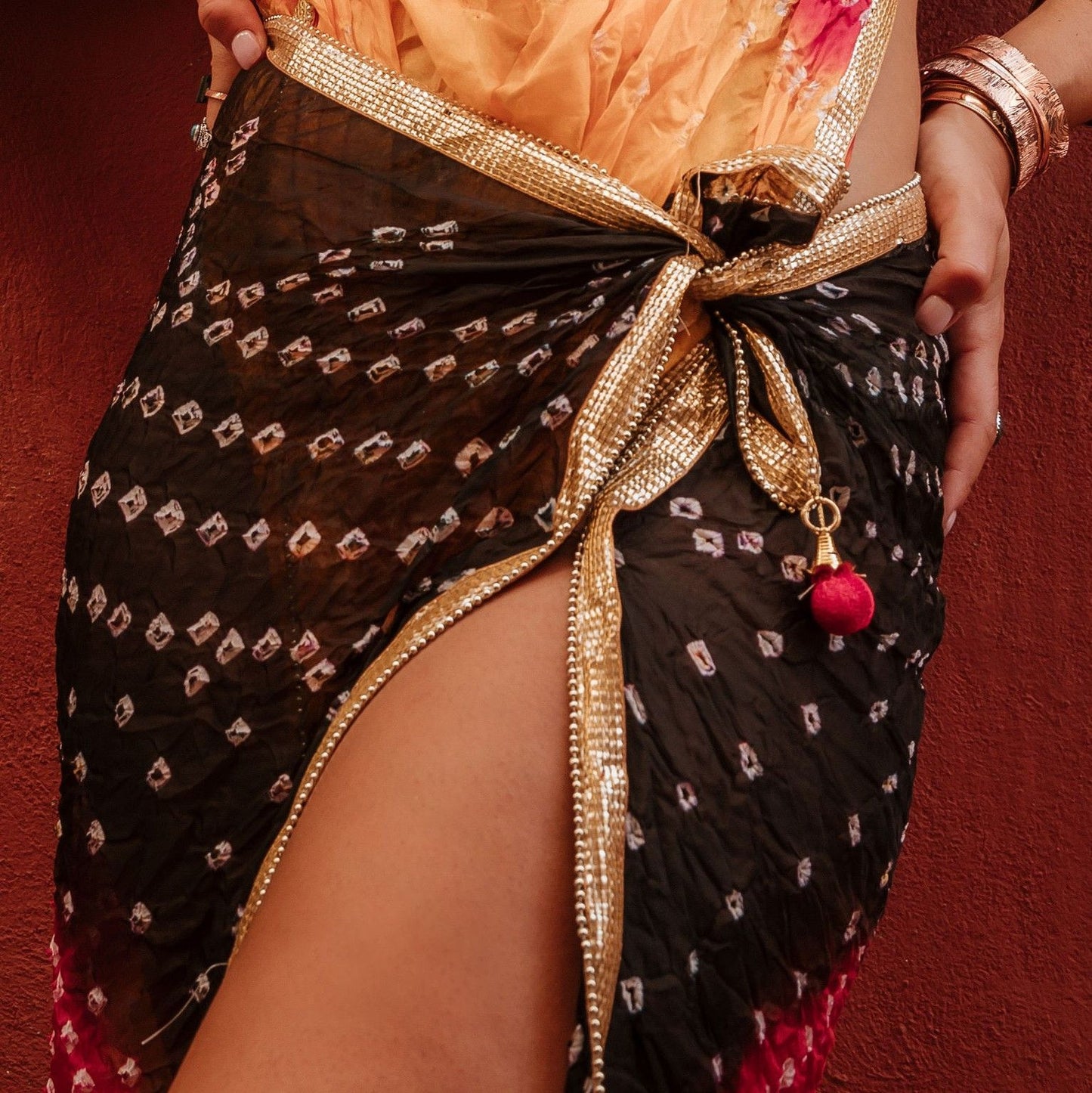 Multiposición Dupatta Bhandani