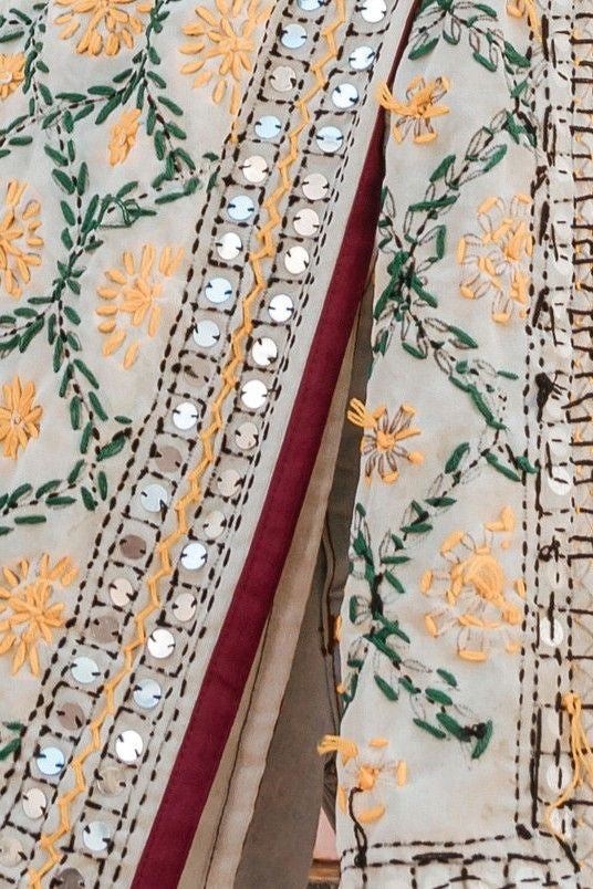 Multiposición Dupatta Kantha bordado