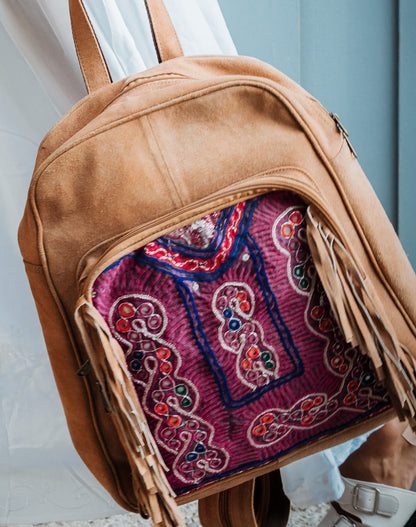 Mochila piel bordado banjara c/flecos