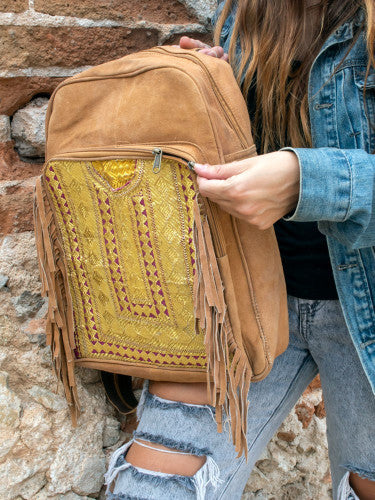Mochila piel bordado banjara c/flecos