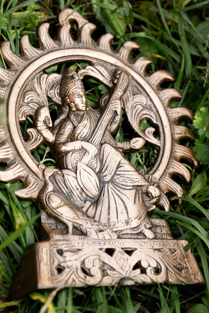 Figura Saraswati