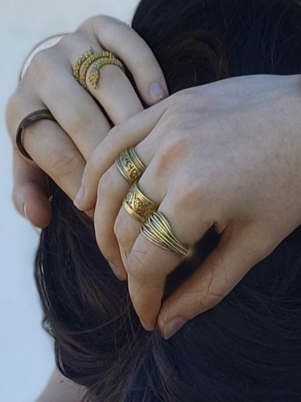 Anillo Grabe dorado