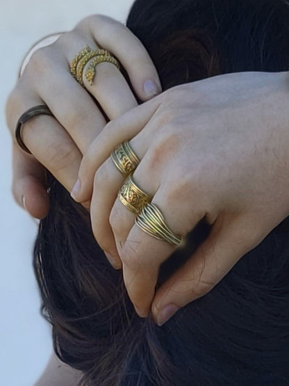Anillo Grabe dorado
