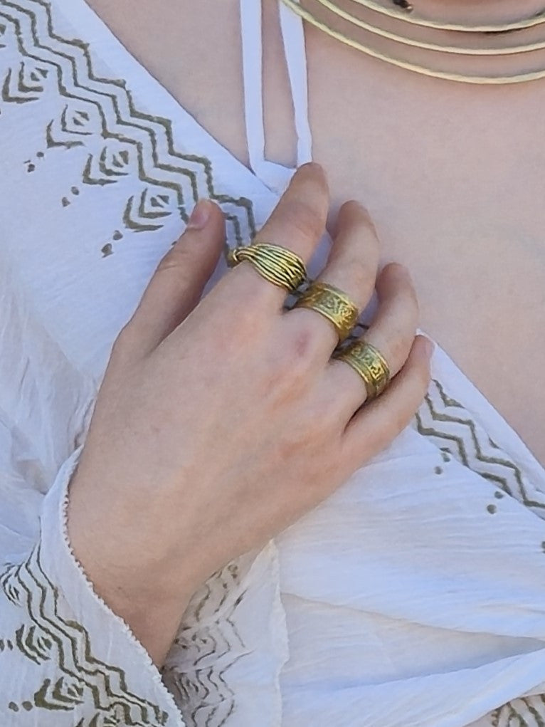 Anillo Grabe dorado