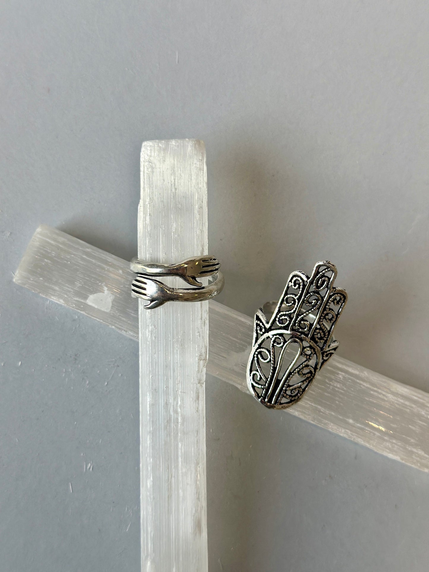 Anillo Hug plateado