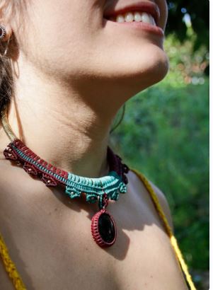 Collar esclava macramé con mineral
