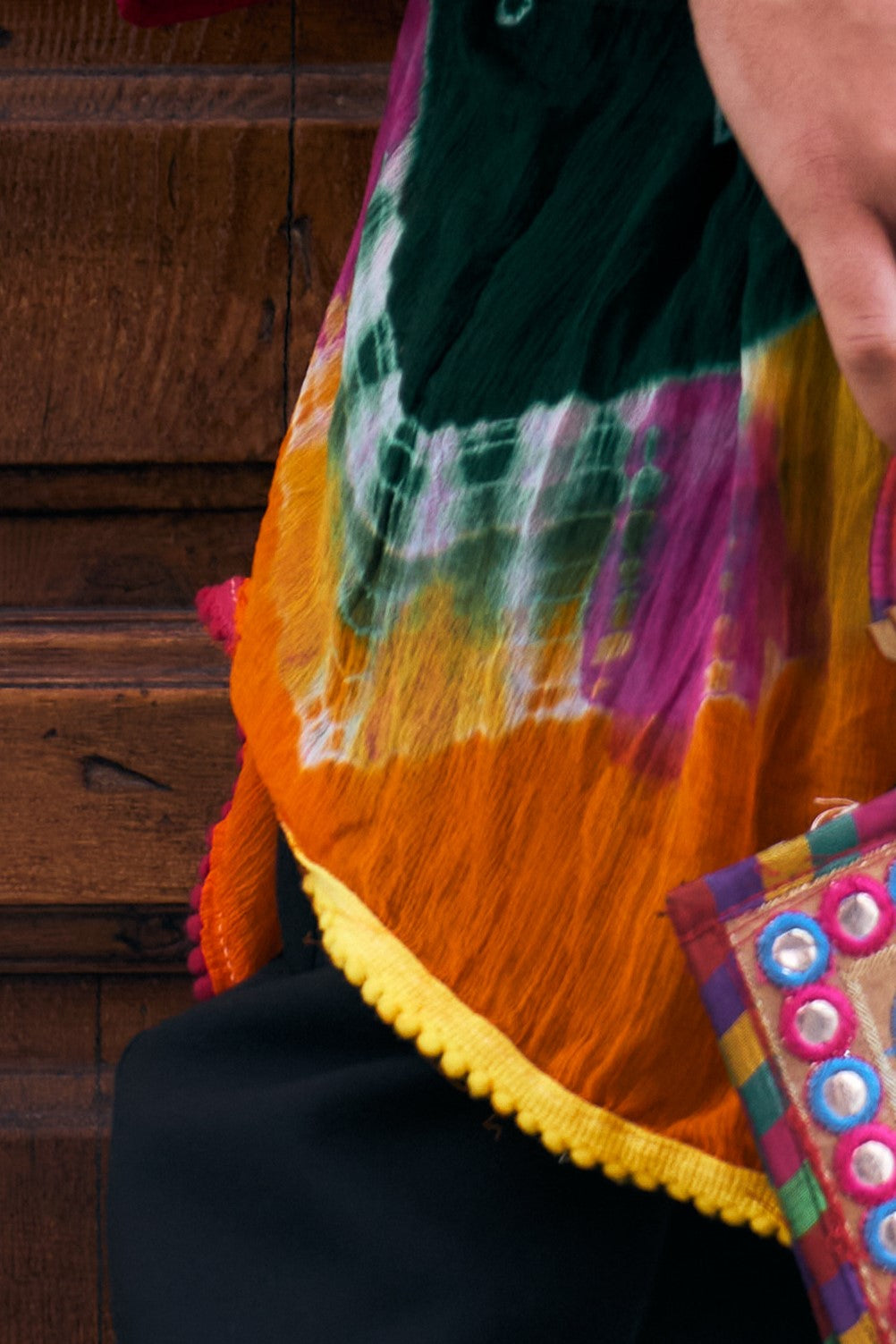 Pañuelo Bhandani multicolor pompon