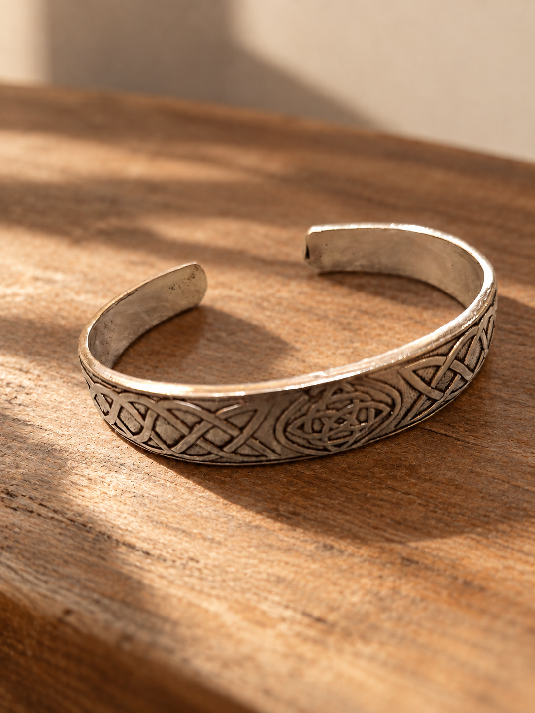 Brazalete Triqueta plateado
