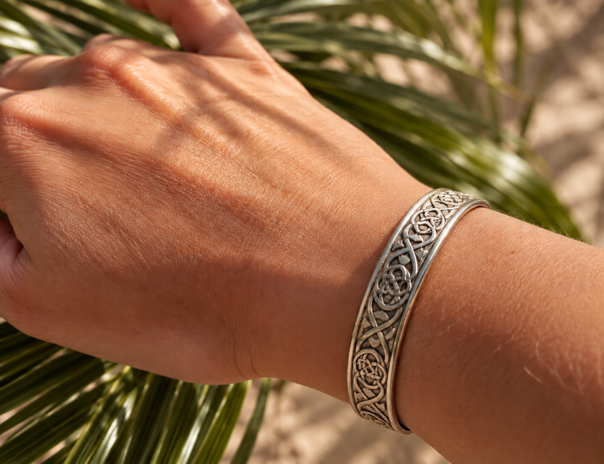 Brazalete Triqueta plateado