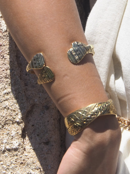 Brazalete étnico Qua dorado