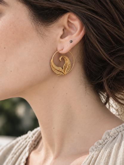 Pendiente espiral Khush dorado