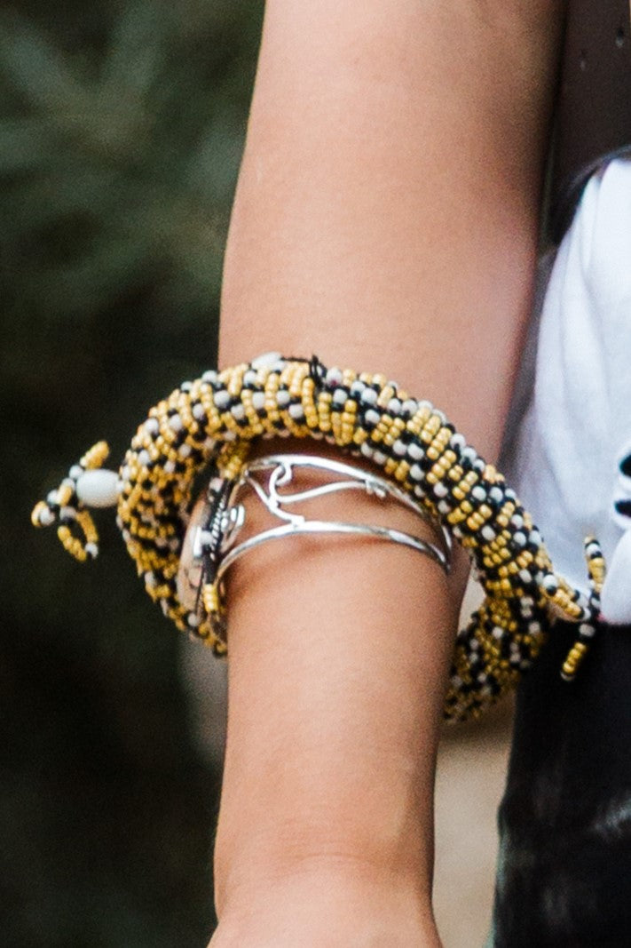 Brazalete rígido cuentas banjara