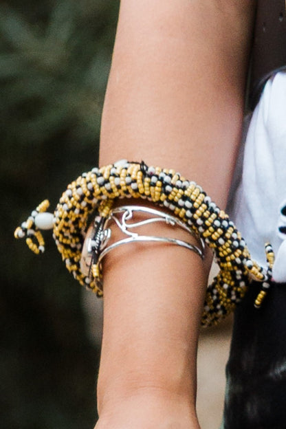 Brazalete rígido cuentas banjara