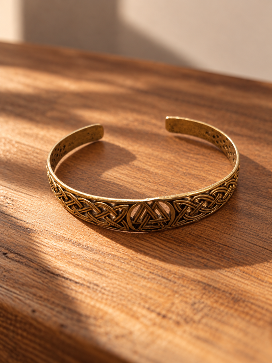 Brazalete Gold tribal dorado, detalle 2