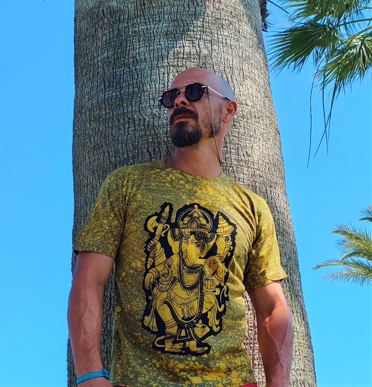 Camiseta Batik con deidades, detalle 4