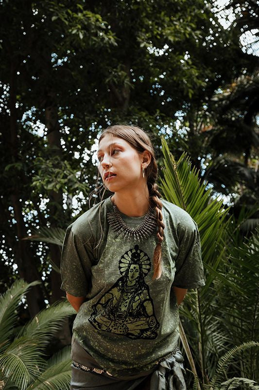 Camiseta Batik con deidades, hecho a mano en la India