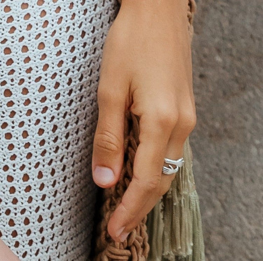Anillo Hug plateado