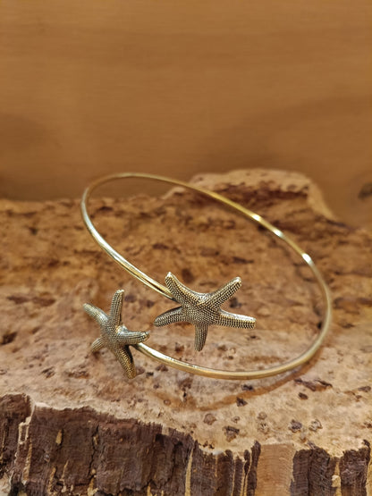 Brazalete con estrella de mar dorado