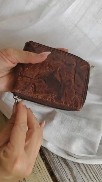 Cartera de piel con cierre cremallera